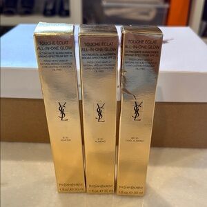 Yves Saint Laurent Touche Éclat Glow Foundation